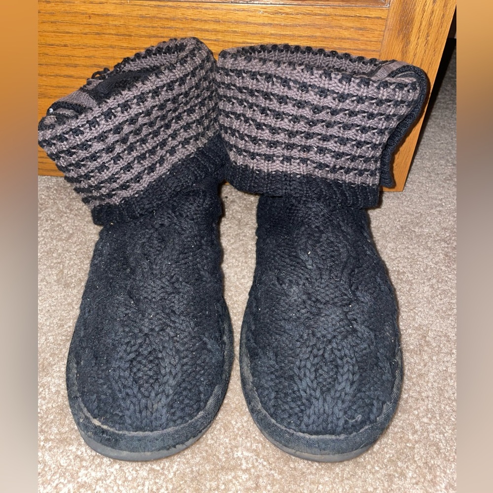 UGG women’s classic Cardi knit boots